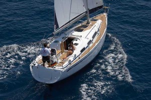 TOPADRIA YACHT CHARTER 1 Bavaria Cruiser 31